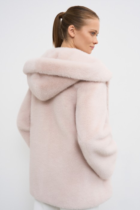 шуба из искусственного меха с капюшоном по цене 21200 руб вид справа