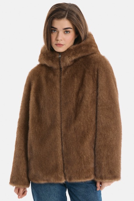 шуба из искусственного меха с капюшоном от бренда снежная королева вид слева
