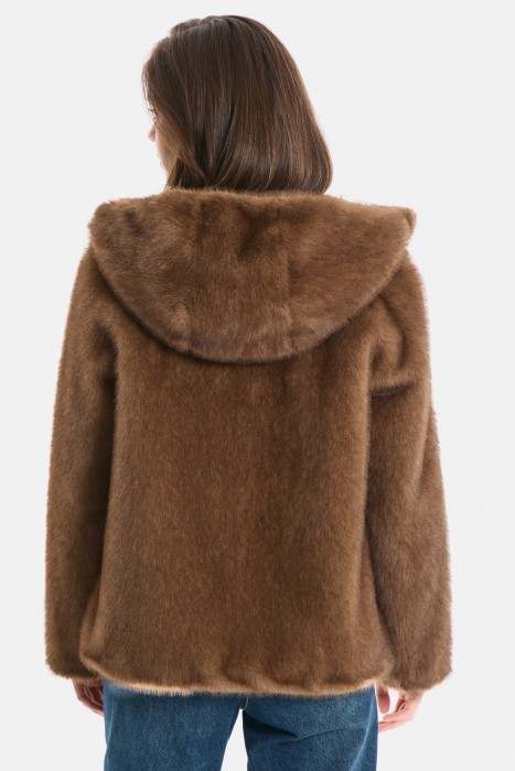 шуба из искусственного меха с капюшоном по цене 18760 руб вид справа