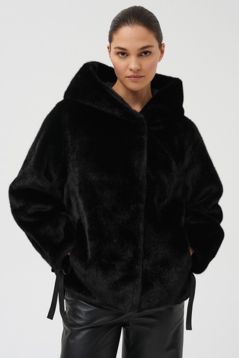 шуба из искусственного меха с капюшоном 791020003 фотография