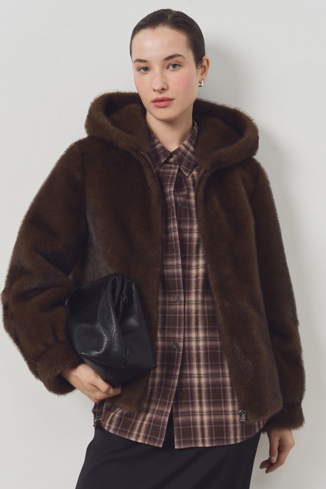 шуба из искусственного меха с капюшоном 794153003 фотография