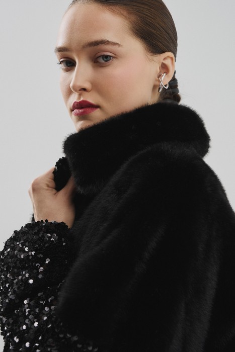 шуба из искусственного меха с пайетками из россии вид сбоку