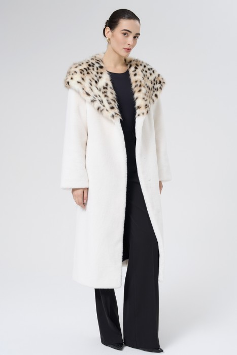 шуба из искусственного меха с поясом 724218003 фотография