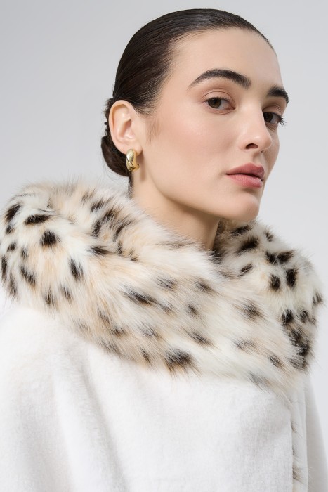 шуба из искусственного меха с поясом из россии вид сбоку