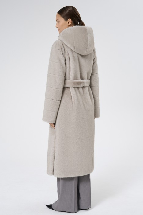 шуба из искусственного меха с поясом по цене 16170 руб вид справа