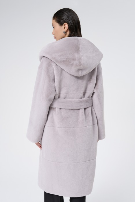 шуба из искусственного меха с поясом по цене 13740 руб вид справа