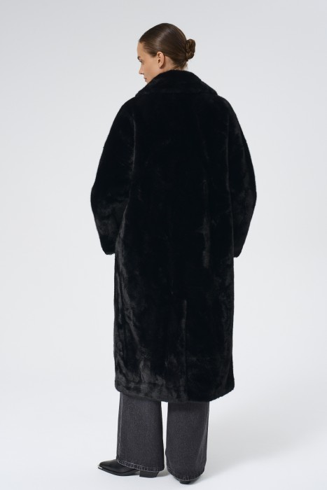 шуба из искусственного меха с поясом по цене 12530 руб вид справа