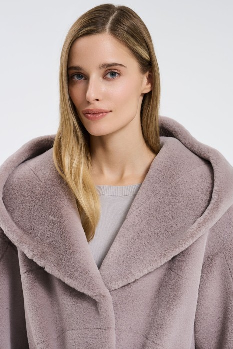 шуба из искусственного меха с поясом из россии вид сбоку