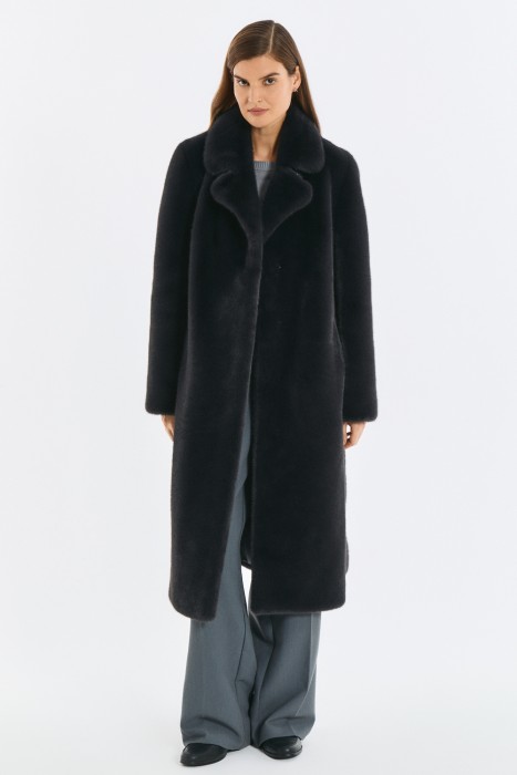 шуба из искусственного меха с поясом от бренда снежная королева вид слева