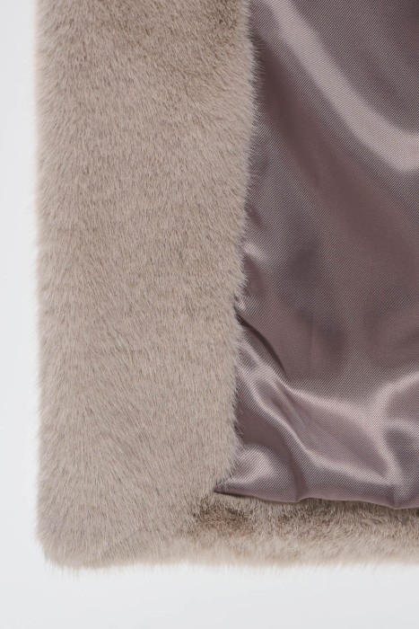 шуба из искусственного меха с поясом из россии вид сбоку