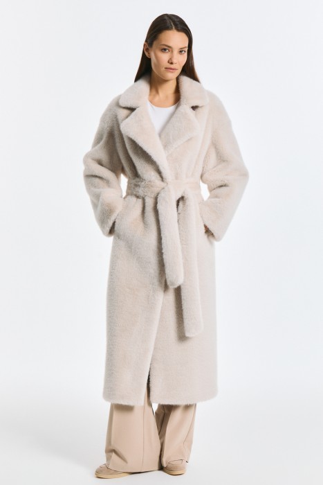 шуба из искусственного меха с поясом из россии вид сбоку