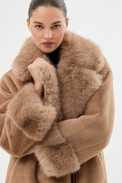 шуба из искусственного меха с поясом из россии вид сбоку
