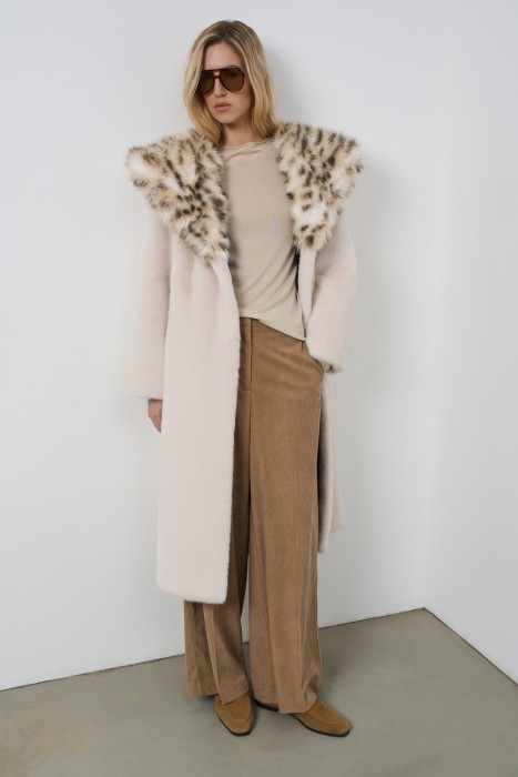 шуба из искусственного меха с поясом из россии вид сбоку