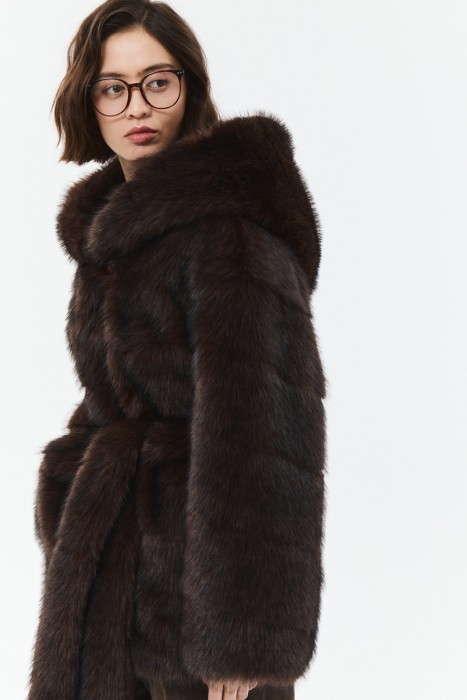 шуба из искусственного меха с поясом 791349003 фотография