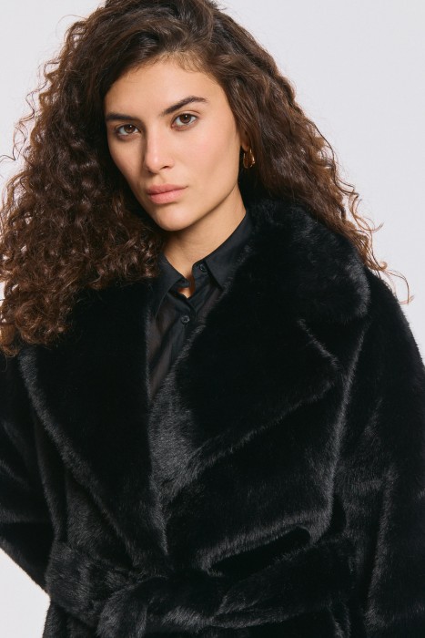 шуба из искусственного меха с поясом из россии вид сбоку