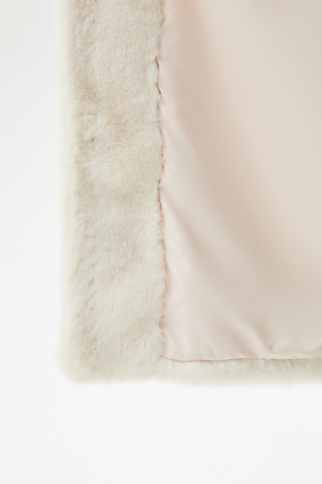 шуба из искусственного меха с поясом по цене 11720 руб вид справа