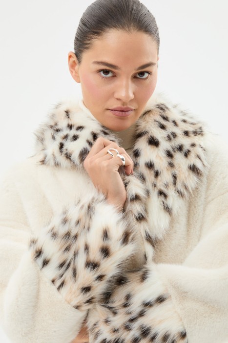 шуба из искусственного меха с поясом из россии вид сбоку