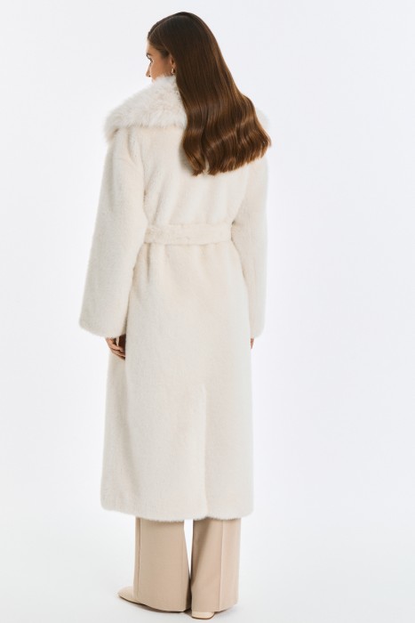 шуба из искусственного меха с поясом из россии вид сбоку