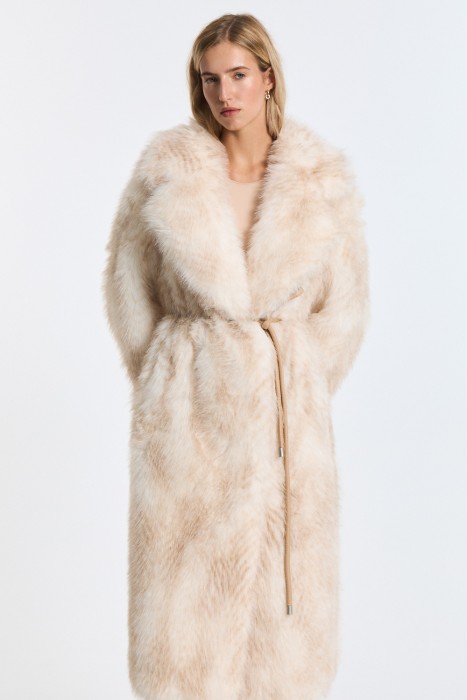 шуба из искусственного меха с поясом из россии вид сбоку
