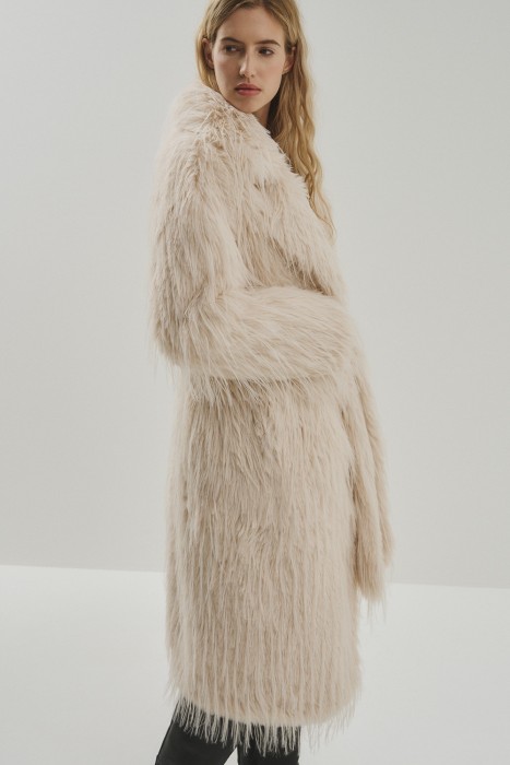 шуба из искусственного меха с поясом из россии вид сбоку