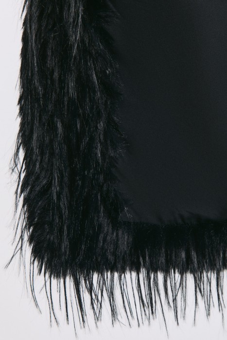 шуба из искусственного меха с поясом по цене 12530 руб вид справа