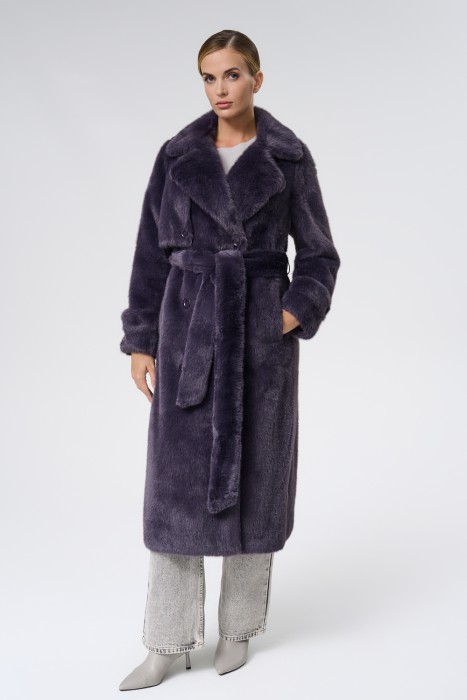 шуба из искусственного меха с поясом от бренда снежная королева вид слева
