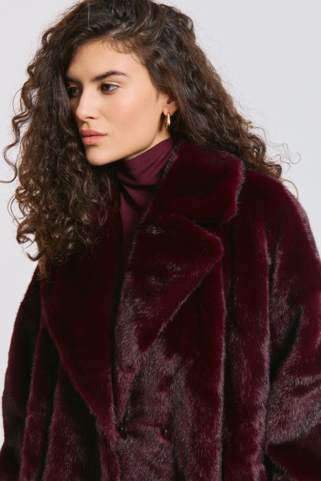 шуба из искусственного меха с поясом от бренда снежная королева вид слева