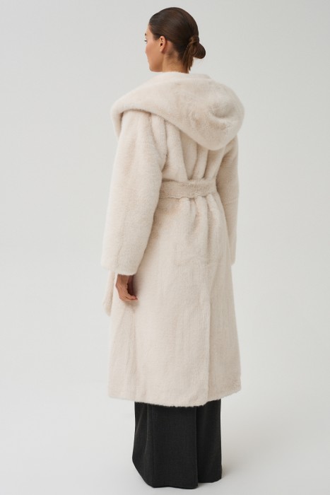 шуба из искусственного меха с поясом из россии вид сбоку