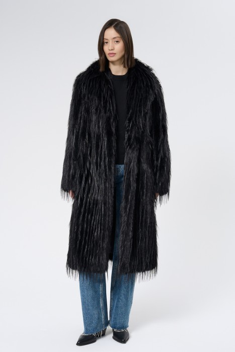 шуба из искусственного меха с поясом от бренда снежная королева вид слева