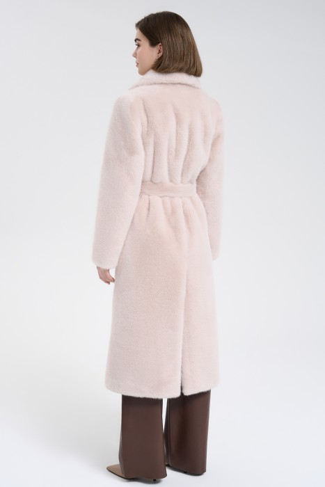 шуба из искусственного меха с поясом по цене 15110 руб вид справа