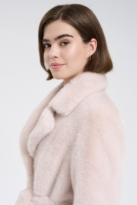 шуба из искусственного меха с поясом из россии вид сбоку