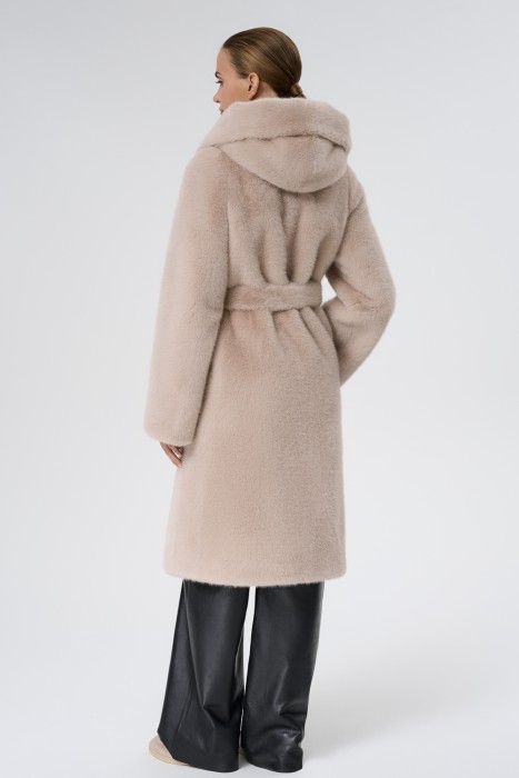 шуба из искусственного меха с поясом по цене 17270 руб вид справа