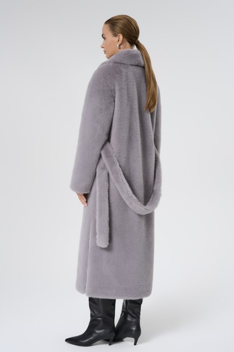 шуба из искусственного меха с поясом по цене 14390 руб вид справа