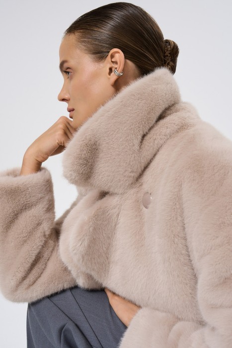 шуба из искусственного меха с поясом из россии вид сбоку