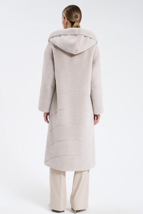 шуба из искусственного меха с поясом по цене 12950 руб вид справа