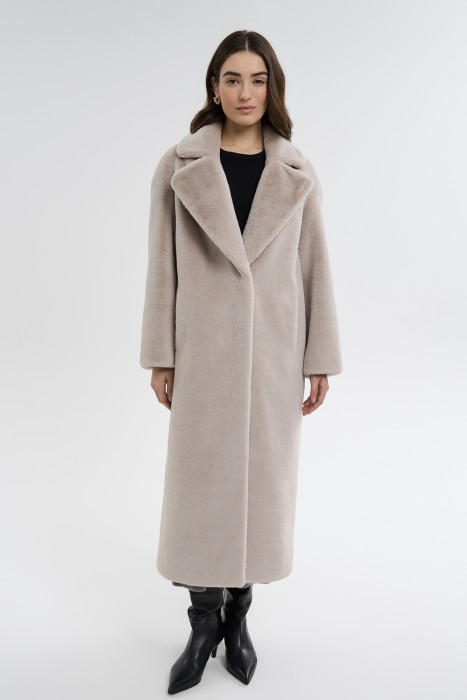 шуба из искусственного меха с поясом от бренда снежная королева вид слева