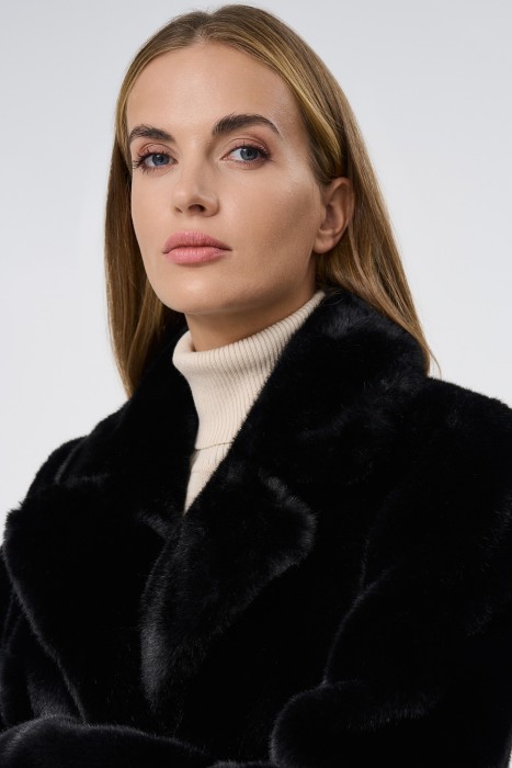 шуба из искусственного меха с поясом из россии вид сбоку