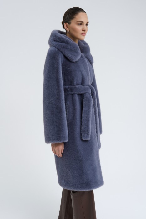 шуба из искусственного меха с поясом по цене 14390 руб вид справа