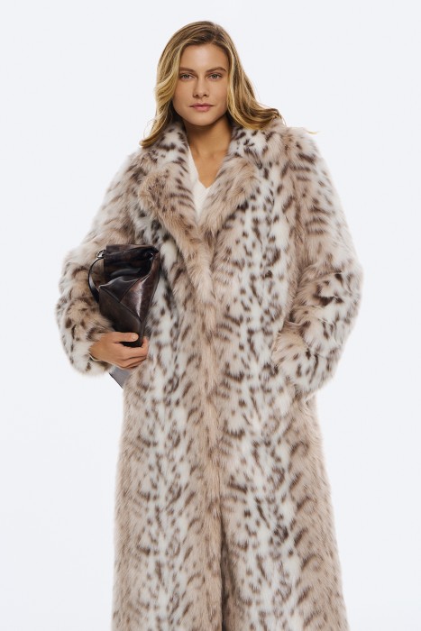 шуба из искусственного меха с поясом от бренда снежная королева вид слева