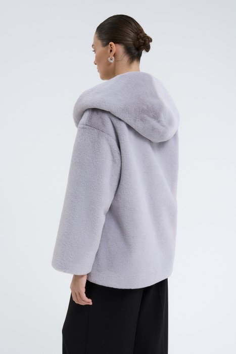 шуба из искусственного меха с поясом из россии вид сбоку