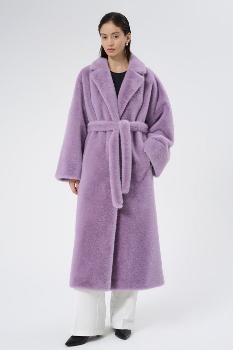 шуба из искусственного меха с поясом от бренда снежная королева вид слева