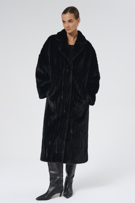 шуба из искусственного меха с поясом от бренда снежная королева вид слева