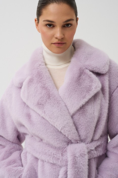 шуба из искусственного меха с поясом по цене 7330 руб вид справа