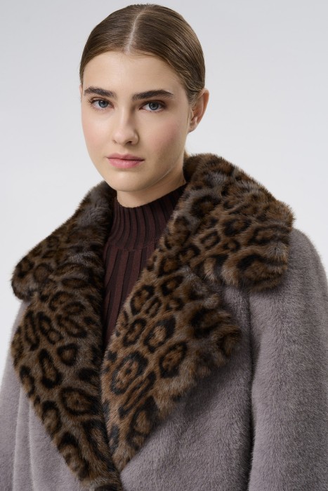 шуба из искусственного меха с поясом из россии вид сбоку