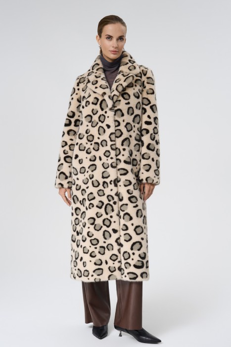 шуба из искусственного меха с поясом от бренда снежная королева вид слева