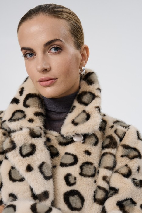 шуба из искусственного меха с поясом из россии вид сбоку