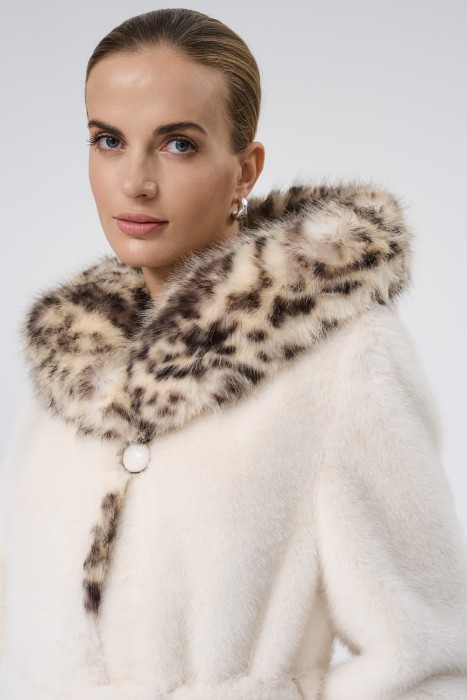 шуба из искусственного меха с поясом из россии вид сбоку