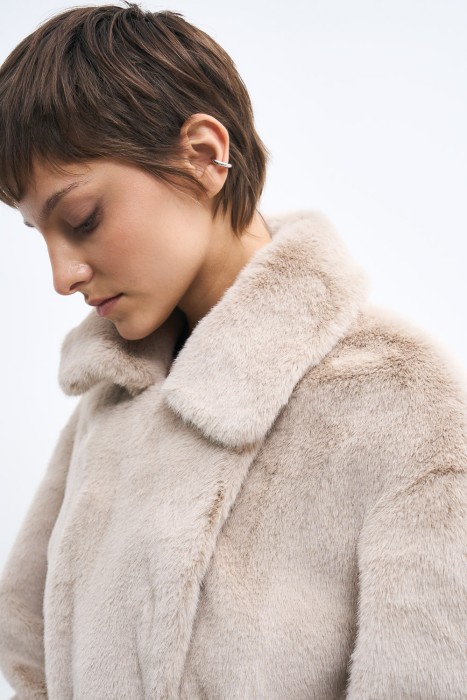 шуба из искусственного меха из россии вид сбоку
