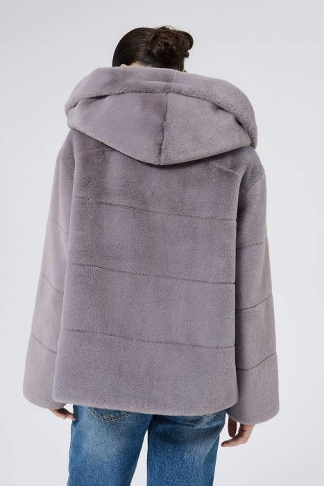 шуба из искусственного меха по цене 11510 руб вид справа