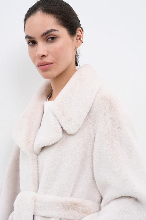 шуба из искусственного меха из россии вид сбоку